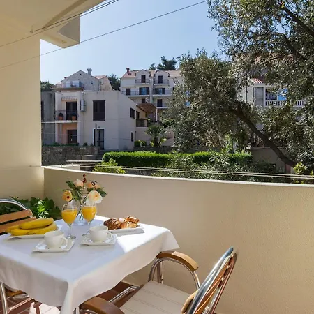 Fiorella - One Bedroom With Terrace And View *