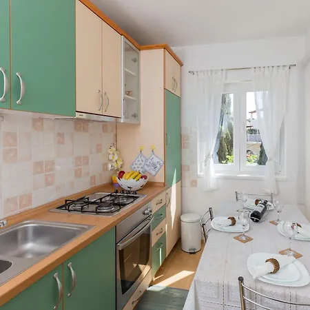 Fiorella - One Bedroom With Terrace And View *