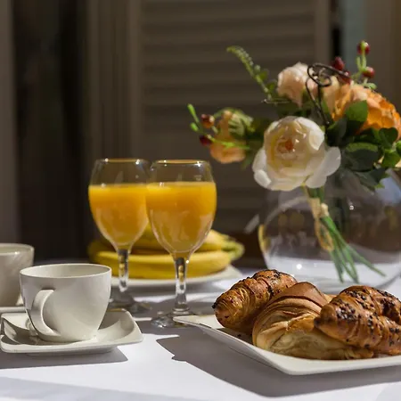 Fiorella - One Bedroom With Terrace And View 아파트
