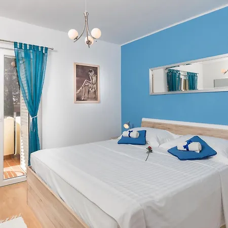 아파트 Fiorella - One Bedroom With Terrace And View